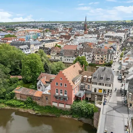 Altstadt Am Wasser Mit Parkplatz Und Grossem Garten Apartment
